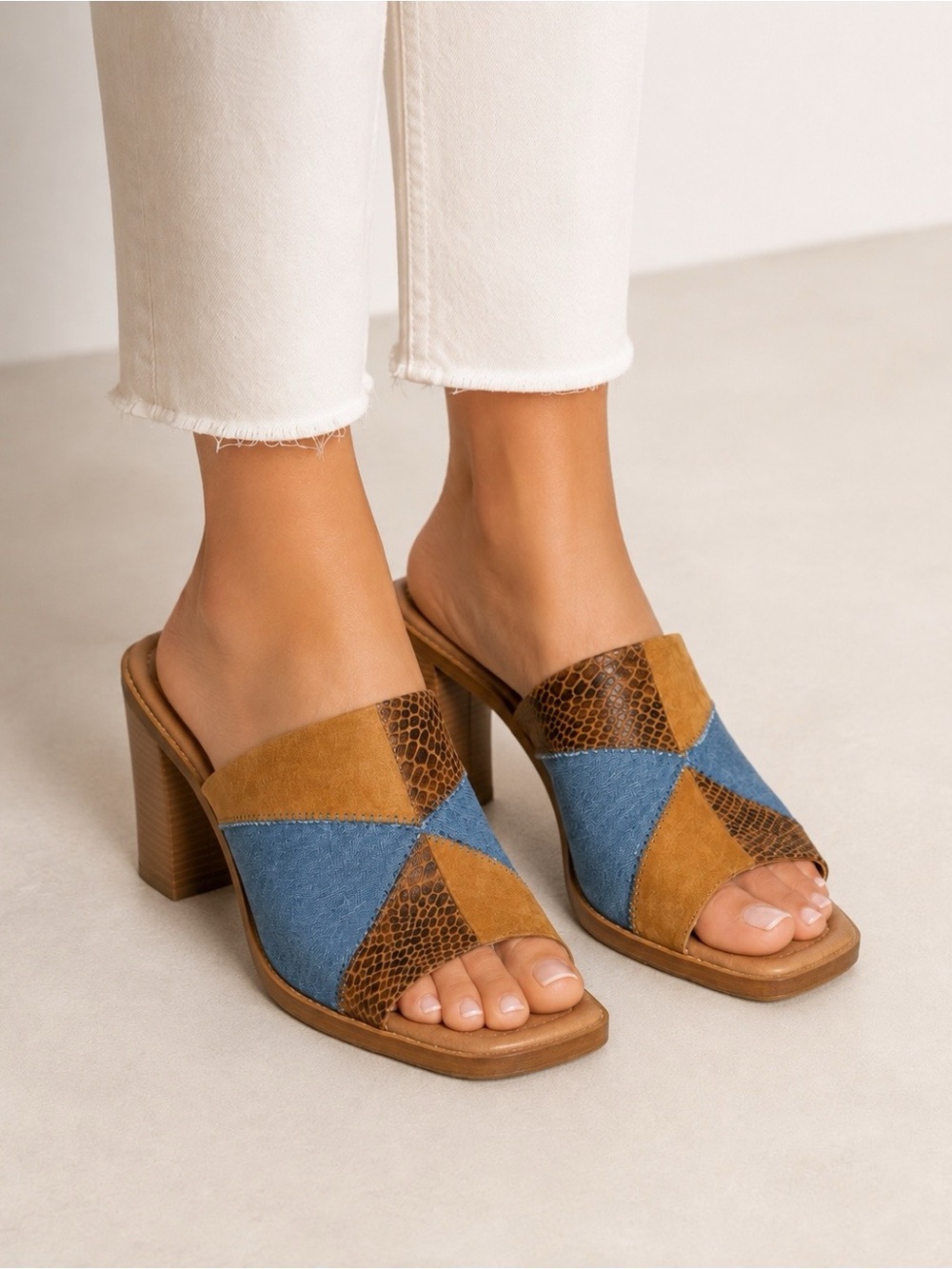 Comfort Women’s Size 10 Tan Blue Denim Patchwork Slip-On Mules